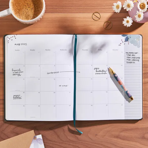 Bold Blooms 8x10 Softbound LifePlanner™ - Vertical Jan 25' to Dec 25'